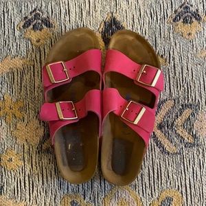 Barely worn pink soft bed pink Birkenstock’s